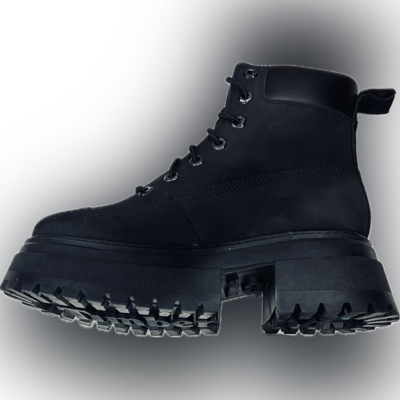 NWOB Timberland SZ 7.5 Sky 6 lace up lug boot, 2.5” heel, leather upper. - Picture 4 of 10